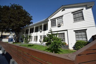 5220 Radford Ave in Los Angeles, CA - Building Photo