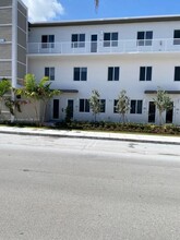 10300 NW 66th St, Unit 109 in Doral, FL - Building Photo - Building Photo