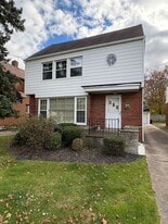 13698 Cedar Rd in University Heights, OH - Building Photo