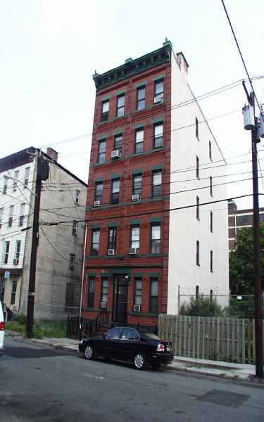 208 15th St in Jersey City, NJ - Building Photo - Building Photo