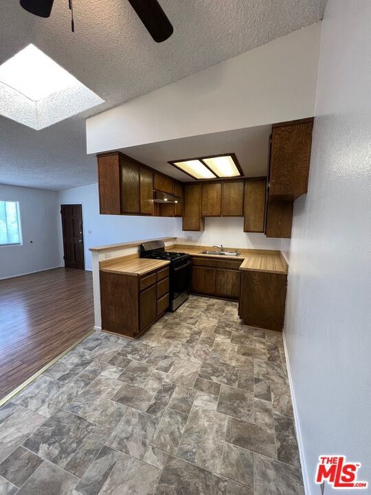 1114 W 155th St in Gardena, CA - Building Photo - Building Photo