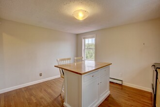 9 Cornell St, Unit 9B Cornell st in Portland, ME - Building Photo - Building Photo
