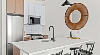 5108 N Broadway St, Unit 302 in Chicago, IL - Building Photo