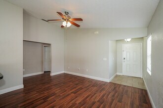 5062 Belmont Park Ln in Mulberry, FL - Foto de edificio - Building Photo