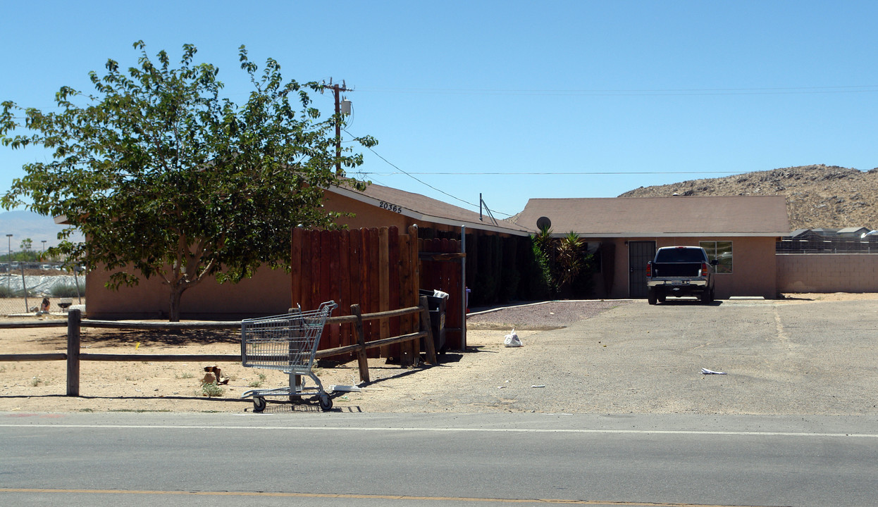 20365 Thunderbird Rd in Apple Valley, CA - Building Photo