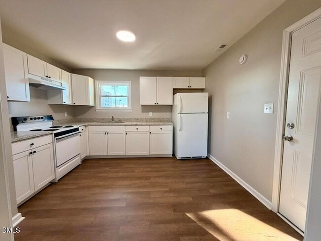 910 E Divine St in Dunn, NC - Building Photo - Building Photo