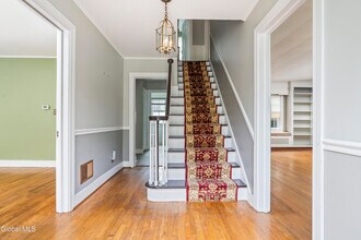 8 Furman Pl in Delmar, NY - Building Photo - Building Photo