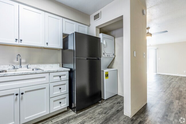 CasaDova Apartments in Kenneth City, FL - Building Photo - Building Photo