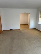 218 W Florence Ave, Unit 2 in Louisville, KY - Foto de edificio - Building Photo