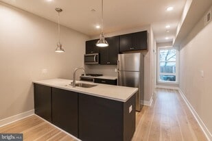 1020 S 53rd St in Philadelphia, PA - Building Photo
