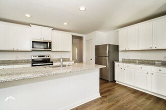 129 Scarborough Bnd in Jarrell, TX - Building Photo - Building Photo