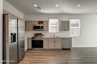 175 N Village Way in Prescott Valley, AZ - Building Photo - Building Photo