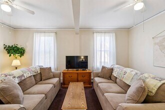 137-139 N Main St in Lebanon, NH - Foto de edificio - Building Photo