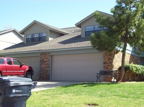 Sherwood Estates Duplexes in Oklahoma City, OK - Building Photo - Building Photo