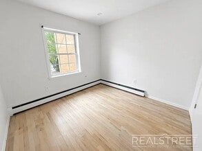 294 Tompkins Ave, Unit 2 in Brooklyn, NY - Building Photo - Building Photo