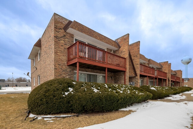 518 Roberts Dr in Glenwood, IL - Building Photo - Building Photo