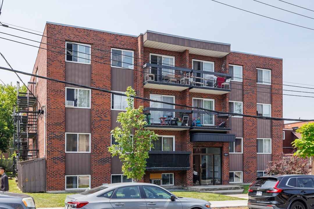 12250 Lachapelle Rue in Montréal, QC - Building Photo
