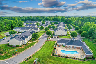 Cowan Farms Apartments in Rock Hill, SC - Foto de edificio - Building Photo