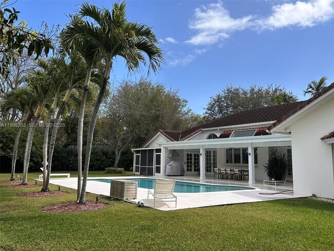 8001 SW 160th St in Palmetto Bay, FL - Building Photo - Building Photo