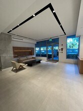 13800 Highland Dr in North Miami Beach, FL - Building Photo - Building Photo