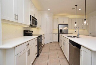 588 Merry Brook Cir in Sanford, FL - Building Photo - Building Photo