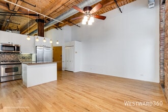1550 S Indiana Ave in Chicago, IL - Building Photo - Building Photo