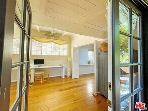 10211 Seabury Ln in Los Angeles, CA - Building Photo - Building Photo
