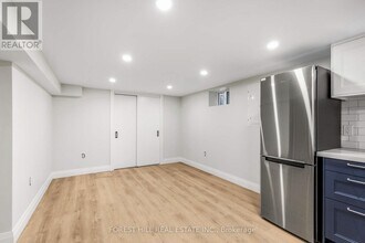 116 Manor Rd E in Toronto, ON - Building Photo - Building Photo