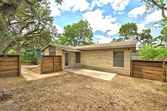 1110 W Oltorf St in Austin, TX - Building Photo - Building Photo