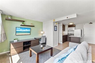 445 Seaside Ave in Honolulu, HI - Building Photo - Building Photo