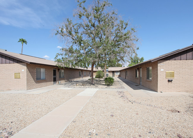 12801-803 N 113th Ave in Youngtown, AZ - Foto de edificio - Building Photo