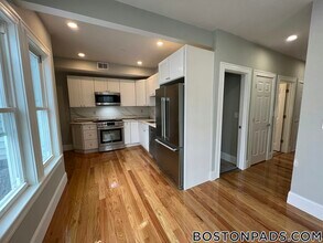 73 Pearl St in Somerville, MA - Building Photo - Building Photo