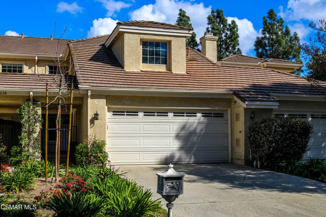 1032 Cherry Creek Cir in Westlake Village, CA - Building Photo