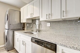 Ross Ridge Apartment Homes in Rosedale, MD - Building Photo - Building Photo