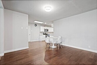 2942 Esterbrook Dr in Farmers Branch, TX - Building Photo - Building Photo