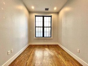 2 Stanwix St in Brooklyn, NY - Building Photo - Building Photo