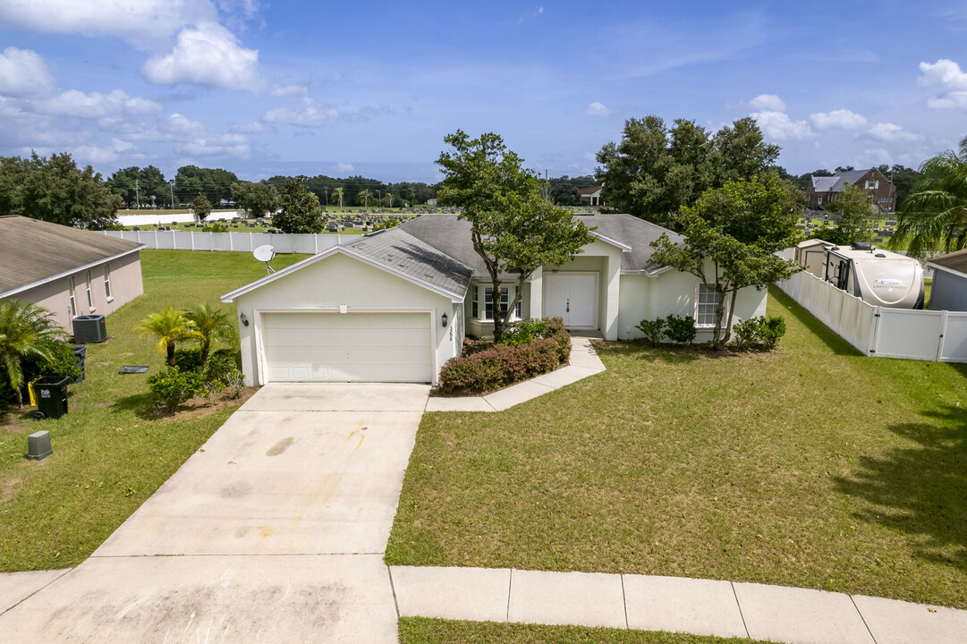 3298 Winchester Estates Cir in Lakeland, FL - Foto de edificio