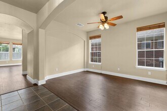 10128 Channel Island Dr in Austin, TX - Building Photo - Building Photo
