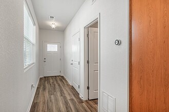 1047 Oak Cir in Lakewood, CO - Building Photo - Building Photo