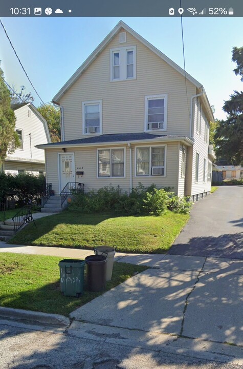 443 N Ash St, Unit FIRST FLOOR in Waukegan, IL - Building Photo