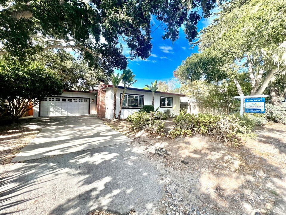 1224 Lawton Ave in Pacific Grove, CA - Building Photo