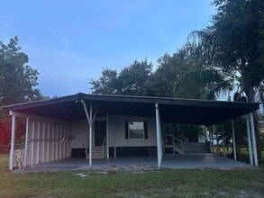 3844 Hixon Ave in St. Cloud, FL - Foto de edificio - Building Photo