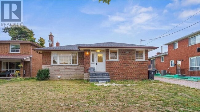 3 Jasmine Rd in Toronto, ON - Building Photo - Building Photo