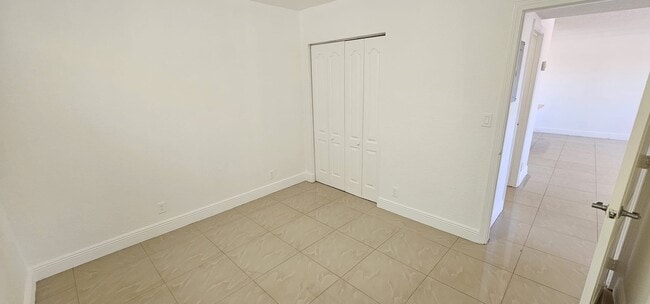 110 SE 2nd St in Hallandale Beach, FL - Building Photo - Building Photo