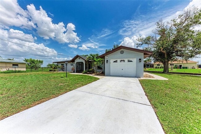 3376 Peace River Dr in Punta Gorda, FL - Building Photo - Building Photo