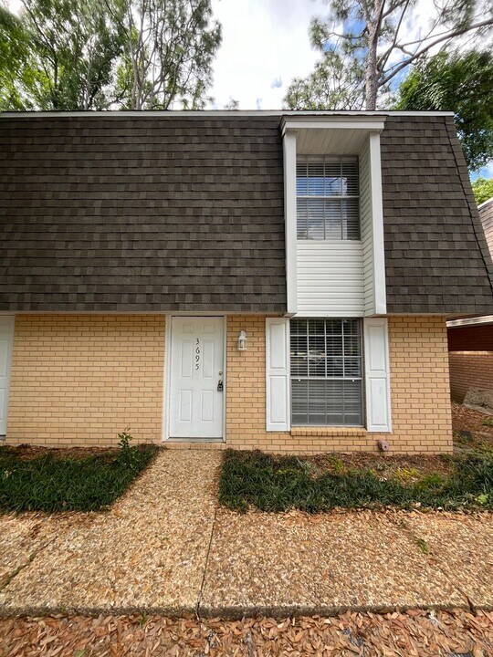 3695 E Olive Rd in Pensacola, FL - Building Photo