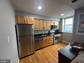 314 V St NE in Washington, DC - Foto de edificio - Building Photo