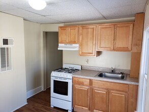 121 S 6th St, Unit 2 in Vineland, NJ - Foto de edificio - Building Photo