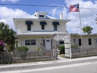 410 California Ave in Stuart, FL - Building Photo