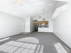 2721 N Poinciana Blvd in Kissimmee, FL - Building Photo - Building Photo